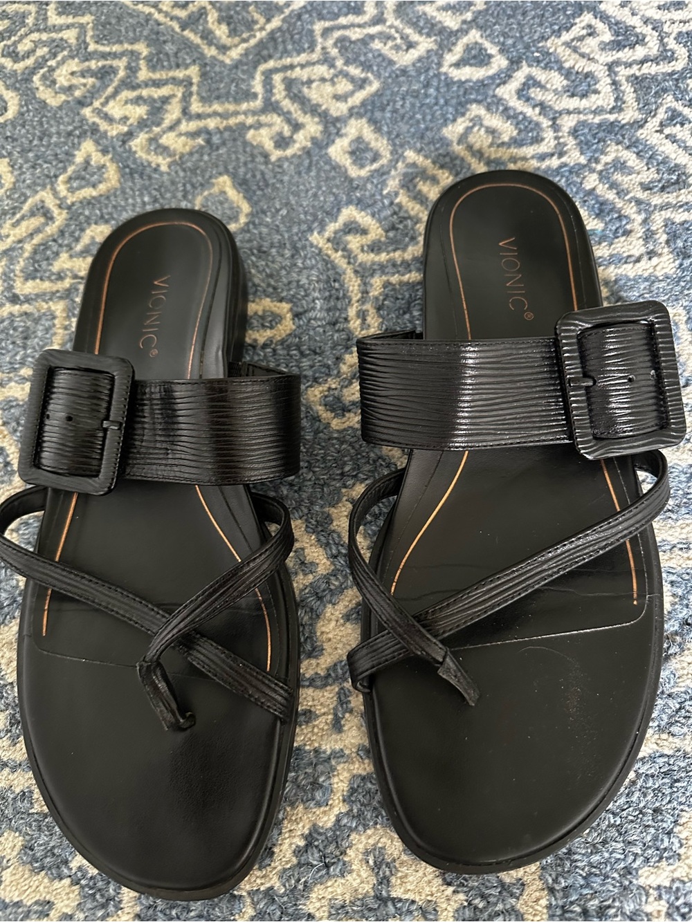 VIONIC Julep black slip on sandals size 8.5